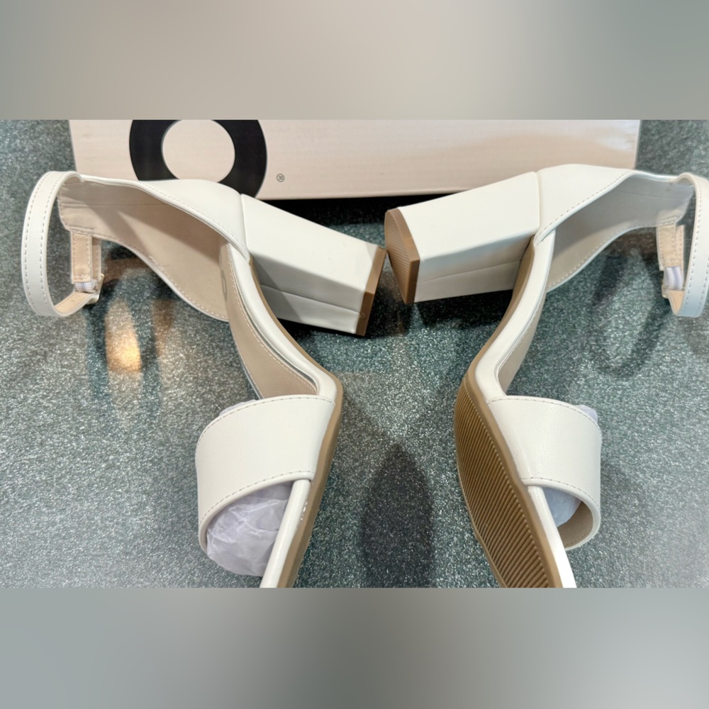 SO® Women's Heeled white Dress Sandals strap chunky block heels size 8 - Picture 5 of 6